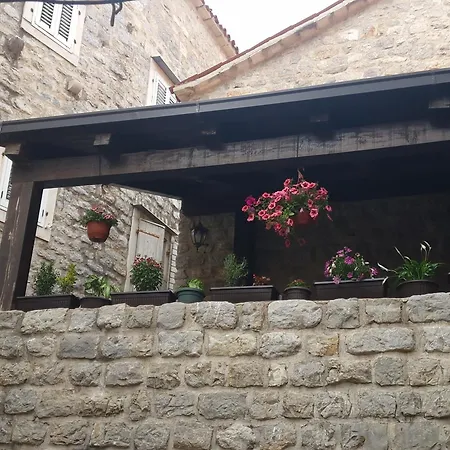 Dana Old Town בודווה